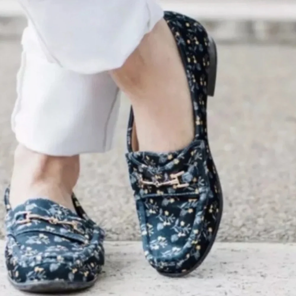 CAbi Carnaby velvet floral loafer
